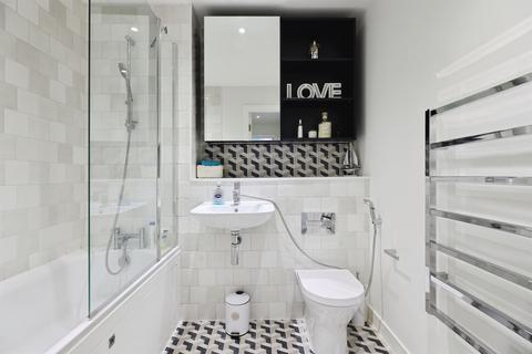2 bedroom flat for sale, Frogmore Avenue, Watford