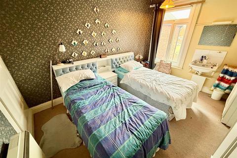 5 bedroom terraced house for sale, Salisbury Road, Great Yarmouth
