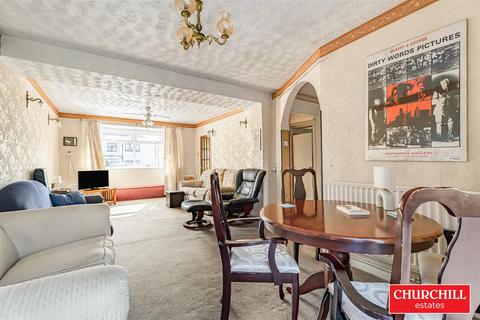 3 bedroom semi-detached house for sale, Valentines Way, Romford
