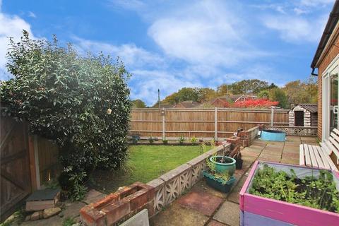 undefined, Clinton Close, Knaphill, Woking