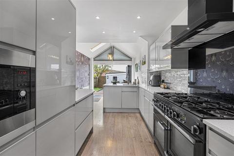 4 bedroom terraced house for sale, Eastbourne Road, Seaford