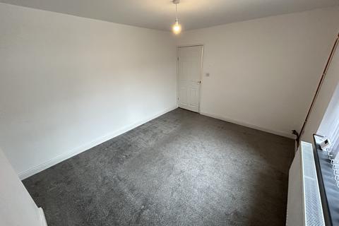3 bedroom semi-detached house to rent, Summer Lane, DUDLEY