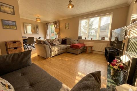 3 bedroom detached house for sale, Skelton Close, Luton, Bedfordshire, LU3 4HF