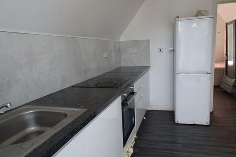 Studio to rent, D Western Road, Southall