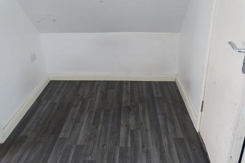 Studio to rent, D Western Road, Southall