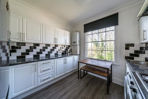 4 bedroom flat to rent, Streatham Hill London SW2