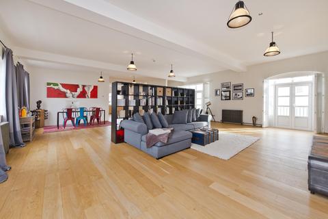 3 bedroom flat to rent, Woodstock Grove, London, London, W12