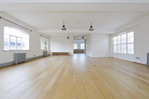 3 bedroom flat to rent, Woodstock Grove, London, London, W12