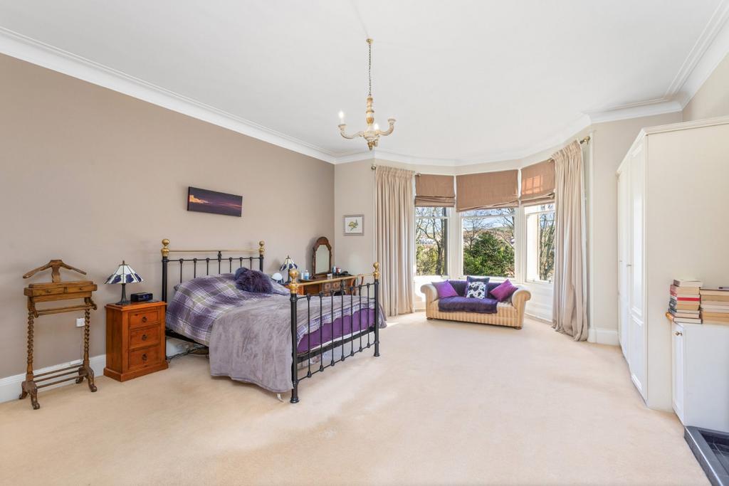 Large Principle Bed