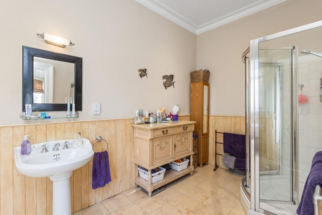 Ensuite