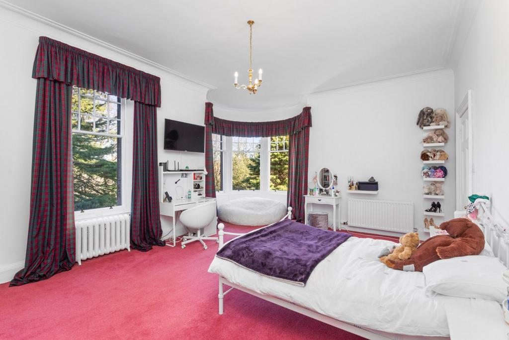 Large Bedroom