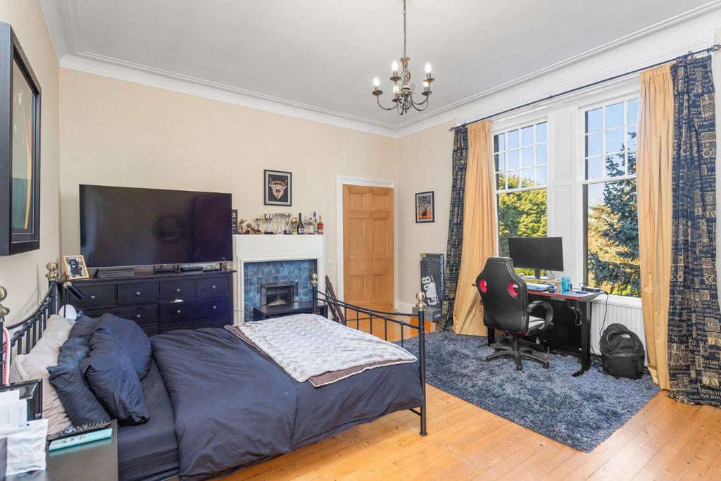 Large Bedroom