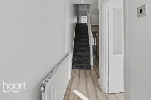 3 bedroom terraced house for sale, Sixth Avenue, London