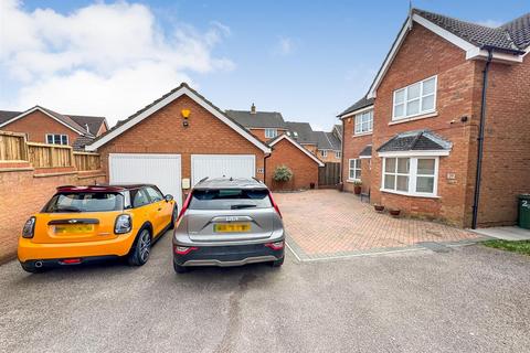 4 bedroom detached house for sale, Lavender Close, Corby NN18