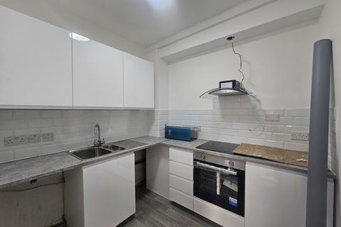 Studio to rent, Sutherland Avenue, W9