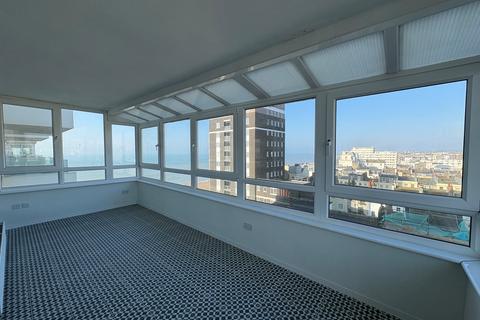 2 bedroom flat to rent, Kings Road, BRIGHTON