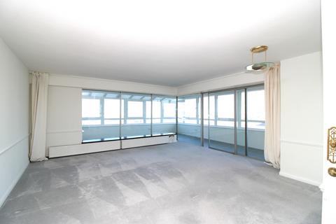 2 bedroom flat to rent, Kings Road, BRIGHTON