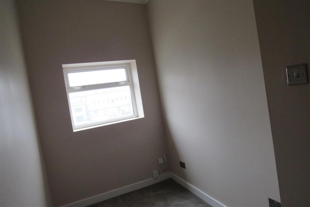 Bedroom2 .JPG