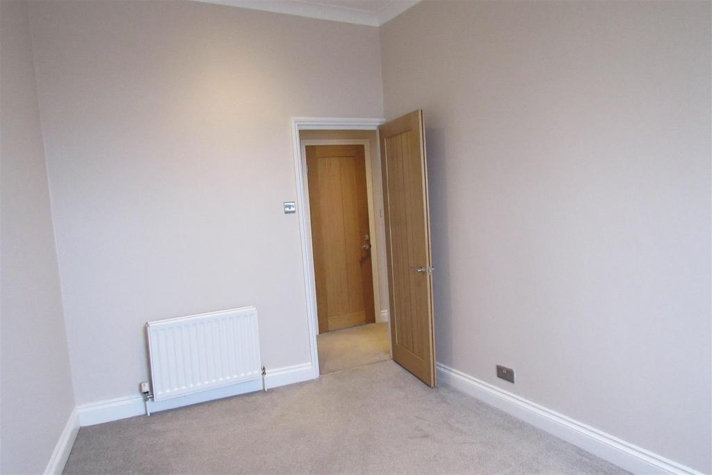 Bedroom 1 .JPG