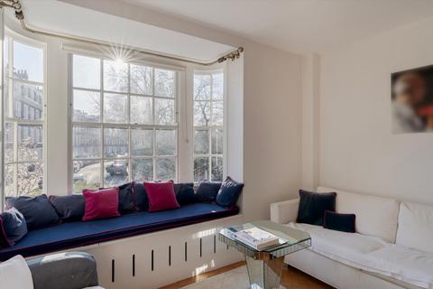 3 bedroom flat for sale, Buckingham Court, Kensington Park Road, Notting Hill, London W11.