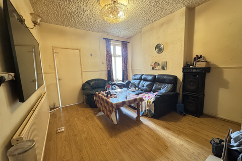 2 bedroom terraced house for sale, Kingston Road, Leicester LE2