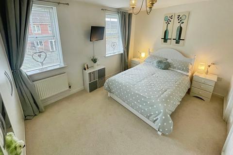 3 bedroom end of terrace house for sale, Longacres, Bridgend, CF31