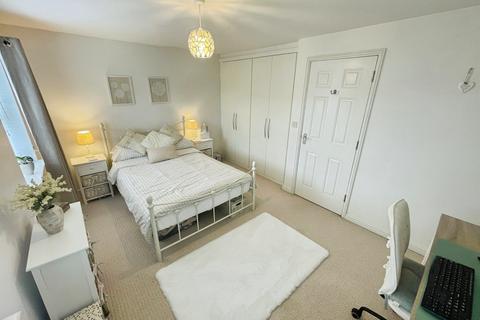3 bedroom end of terrace house for sale, Longacres, Bridgend, CF31