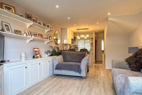 2 bedroom terraced house for sale, Fleetham Gardens, Lower Earley, Reading