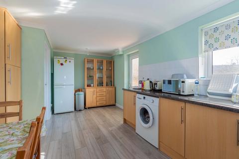 undefined, Queensway, Maidenhead SL6