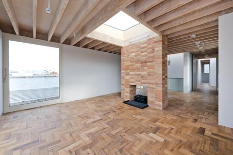 2 bedroom flat to rent, Woodstock Grove, London, UK, W12