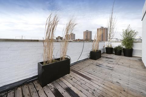 2 bedroom flat to rent, Woodstock Grove, London, UK, W12