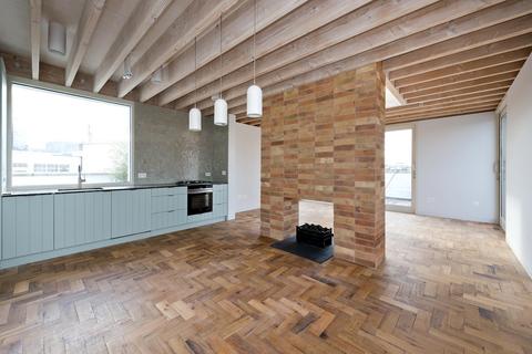 2 bedroom flat to rent, Woodstock Grove, London, UK, W12