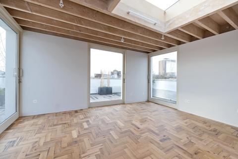 2 bedroom flat to rent, Woodstock Grove, London, UK, W12