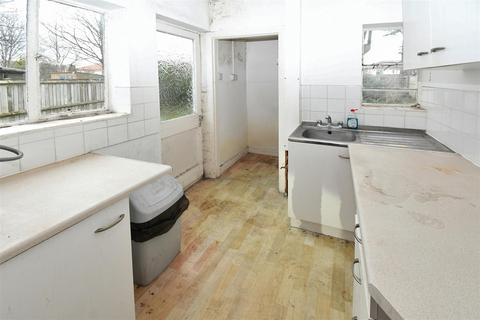 3 bedroom semi-detached house for sale, Southlea Close, Leamington Spa