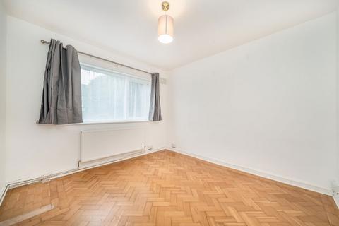 undefined, Hexham Gardens, Isleworth TW7
