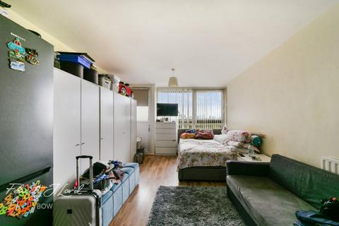 Burdett Road, London E14