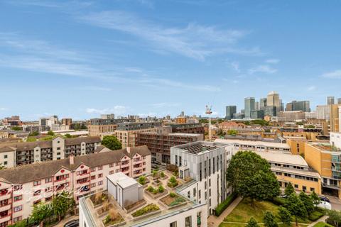 1 bedroom flat for sale, Burdett Road, London E14