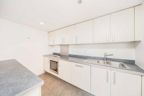 1 bedroom flat for sale, Lombard Road, London SW11