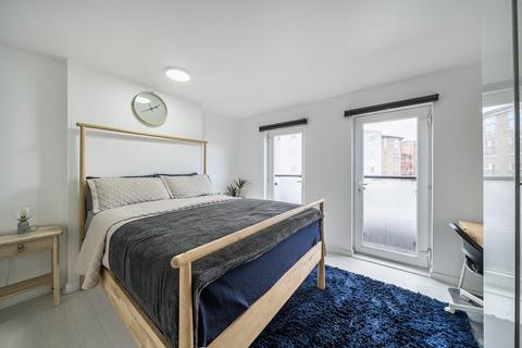4 bedroom end of terrace house for sale, Calypso Crescent, London, SE15