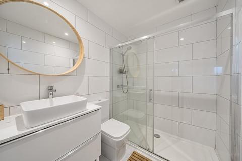 4 bedroom end of terrace house for sale, Calypso Crescent, London, SE15