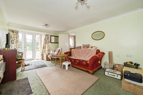 2 bedroom retirement property for sale, Pine Drive, Southampton