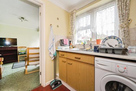 2 bedroom retirement property for sale, Pine Drive, Southampton