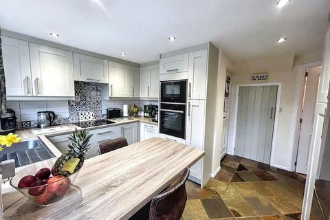 3 bedroom semi-detached house for sale, High View, Wallsend, Tyne and Wear, NE28 8SS