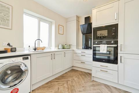 3 bedroom end of terrace house for sale, Mytholmes Lane, Keighley BD22