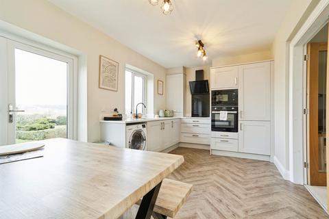 3 bedroom end of terrace house for sale, Mytholmes Lane, Keighley BD22