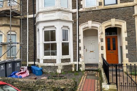 2 bedroom flat to rent, Claude Road, Roath, Cardiff