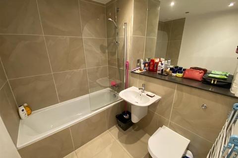 Studio to rent, Bovis House, Harrow HA2 0EG
