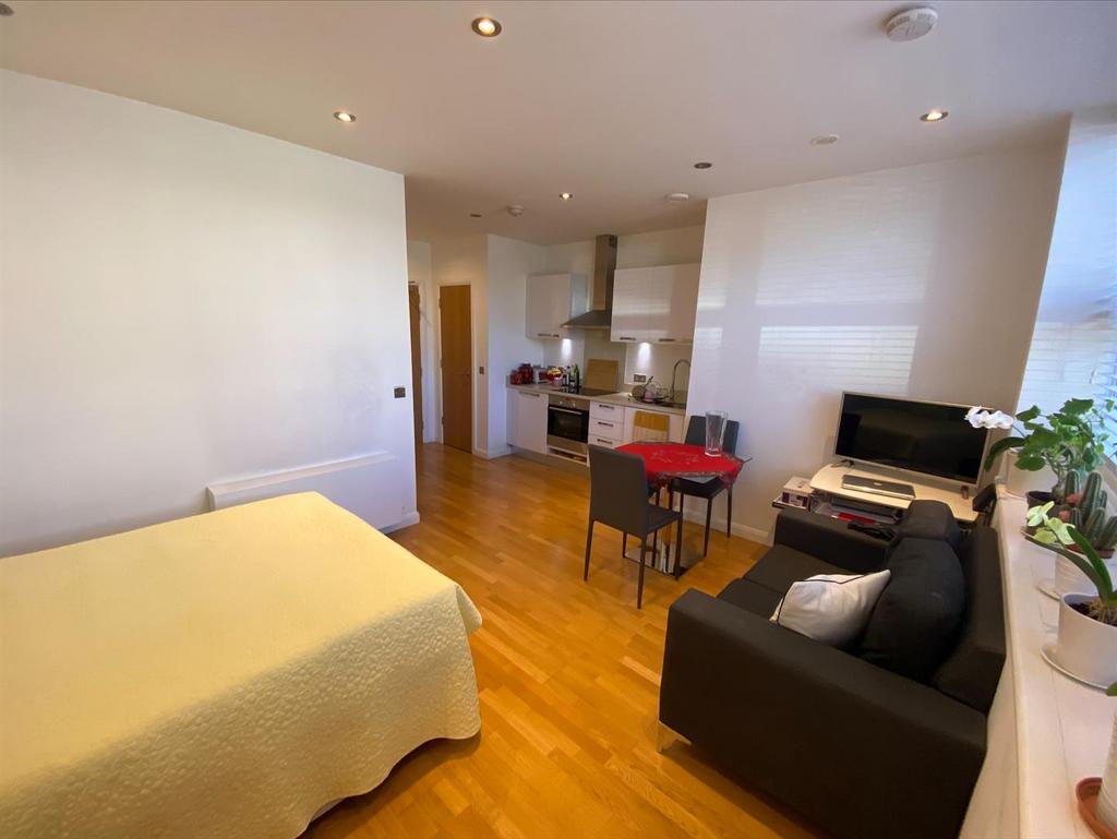 Studio Room