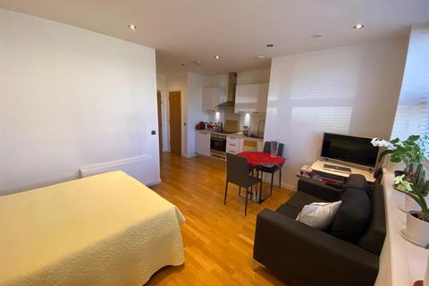 Studio to rent, Bovis House, Harrow HA2 0EG
