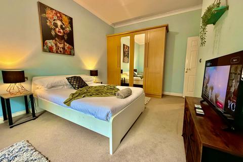 6 bedroom apartment to rent, Colchester CO2